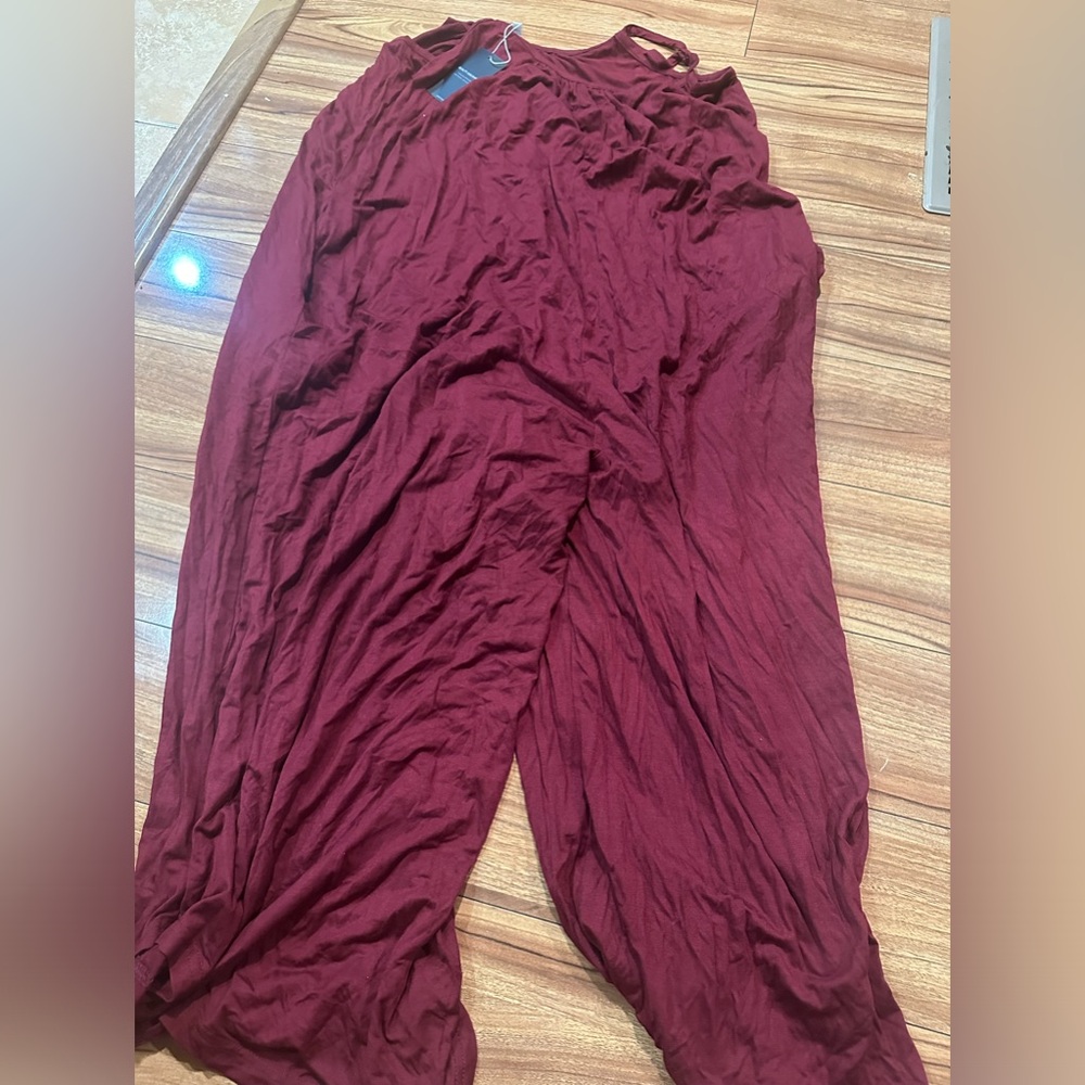 Deep self burgendy jumpsuit sz medium nwt